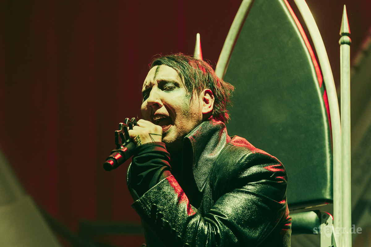 Marilyn Manson in Hamburg Live! Tonight! Im Rollstuhl! stagr